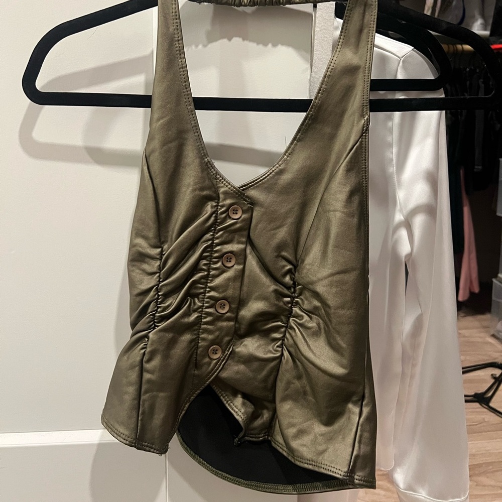 halter top